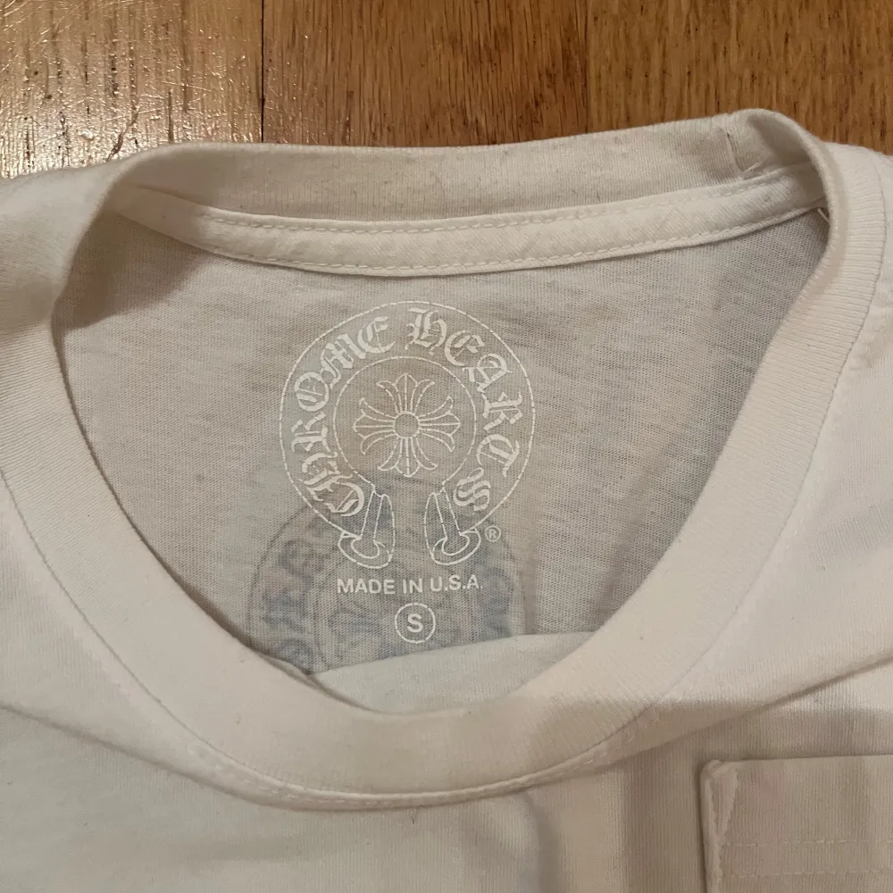 Chrome hearts multi-color horseshoe tee, Size Small,  Purchased from a trusted seller, Authenticated by grailed, for additional information chek rebelragsemporium on instagram!. T-shirts.