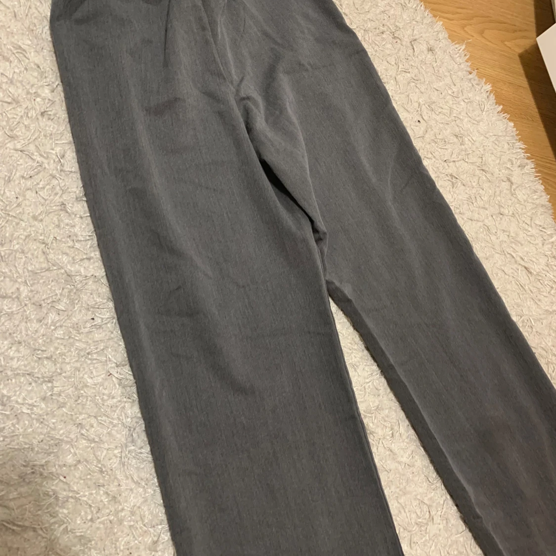 Grå byxor från Dazy - 93