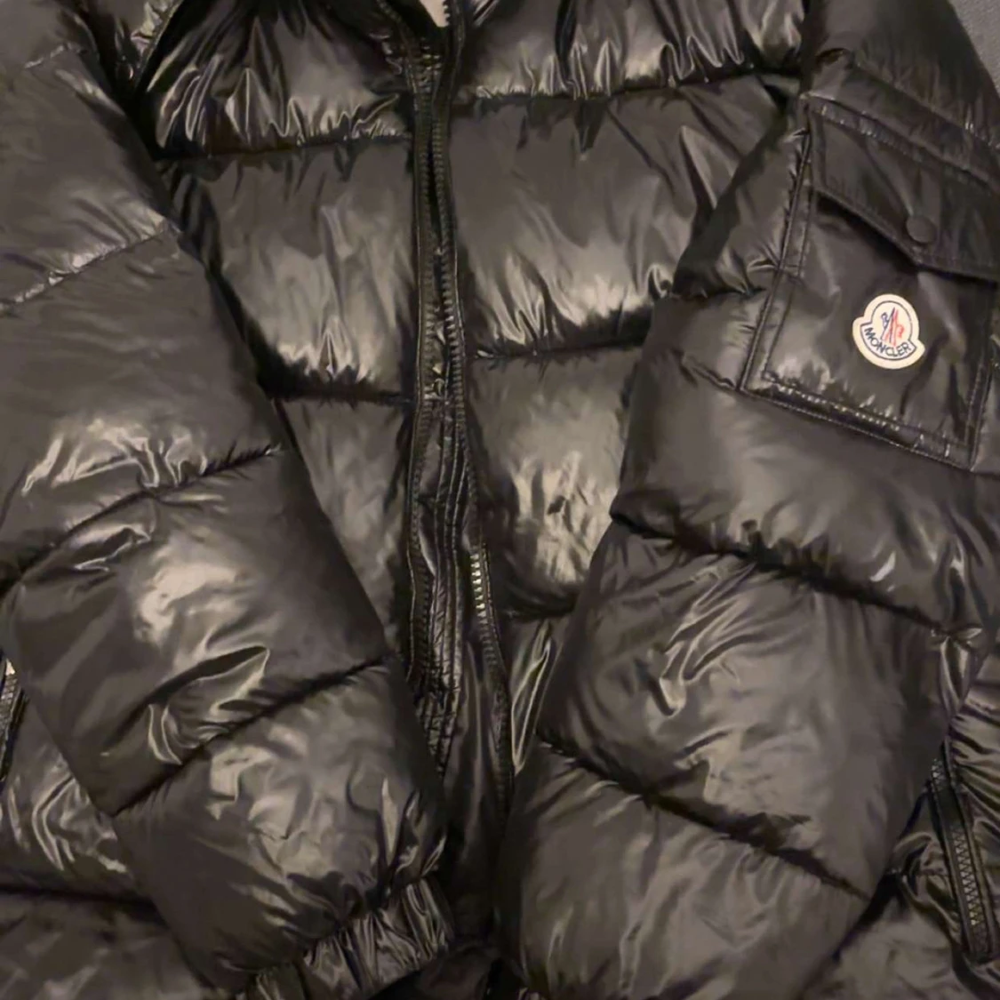 Svart pufferjacka från Moncler