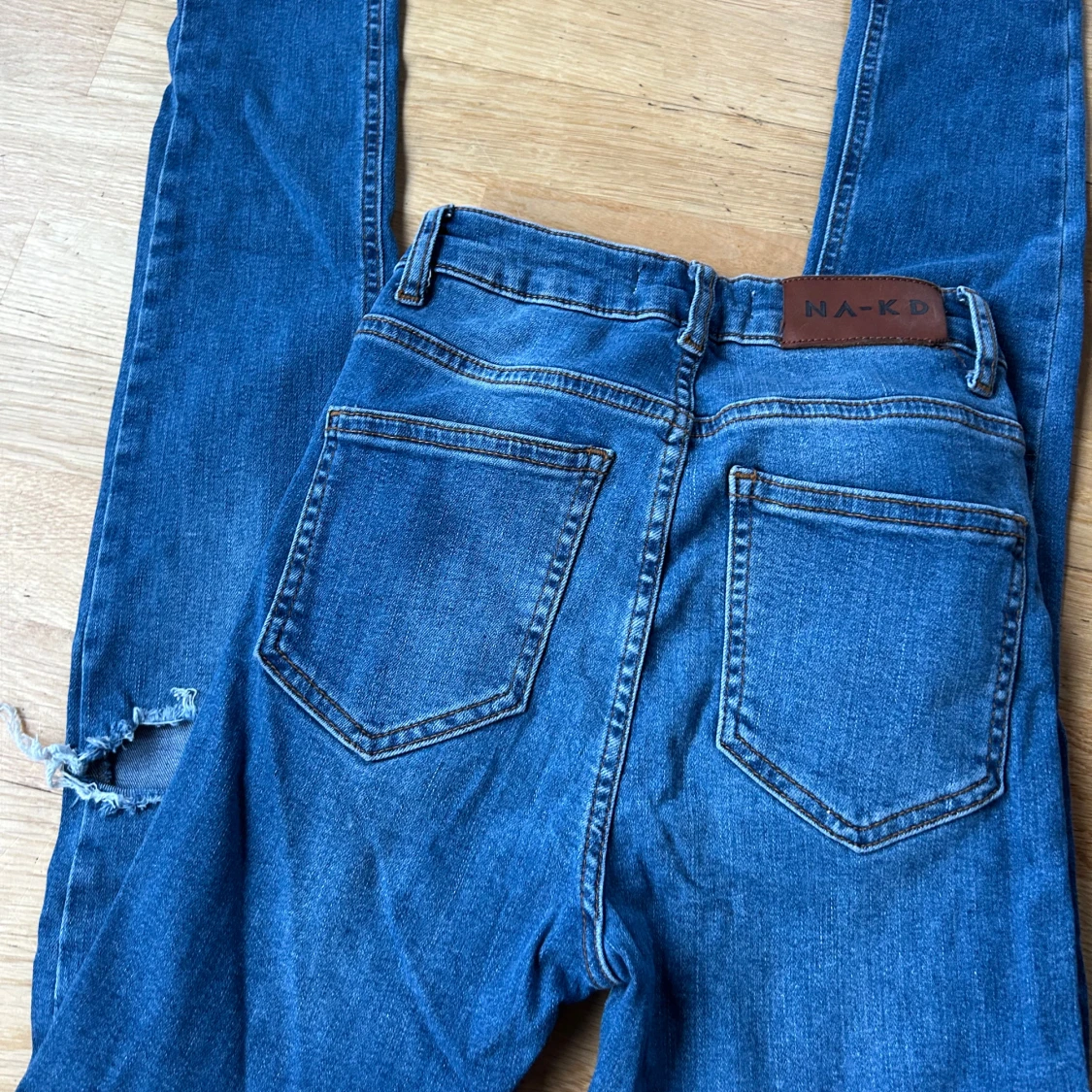 Blå jeans från NA-KD - 93