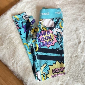 Stronger tights - Fina stronger tight i jättefint skick då dom inte är använda så mycket 🩵💛💗 storlek S:)