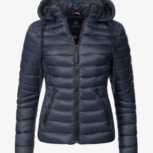 Navahoo vinterjacka - Jättefin varm jacka, säljer då jag köpte en annan och inte använder den, fint skick inga defekter! Pris kan diskuteras❤️