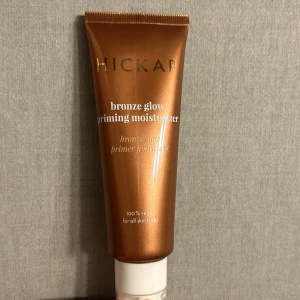 Hickap primer - Bronze glow primer  Använd 2-3 gånger  Säljer då den inte passar mig 