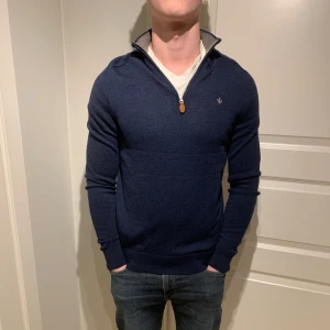 Morris | Halfzip - Riktigt fin Morris zip i merinoull! | Utmärkt skick utan defekter! | Storlek M men sitter lite mindre så S ungefär! | Ställ gärna frågor innan du köper!