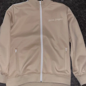 Palm angels dress - Helt ny, fel storlek därför den säljs, lite stor i storleken. 