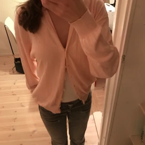 Koftaa  - Säljer denna kofta som är köpt på en secondhandbutik i Spanien för nått år sedan! Kommer inte till användning, passar mig som vanligtvis har xs/s! 💞🌼