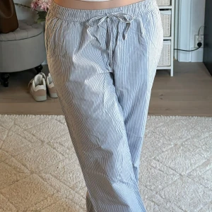 Pyjamas  - Sköna pyjamas och hemma byxor, minns inte vart jag köpte som🤍