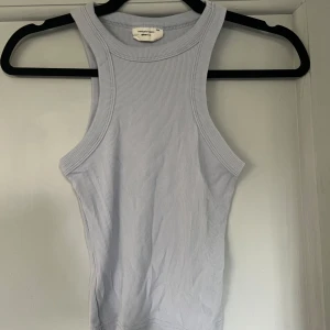 Linne - Ljus blått linne från Gina tricot, använd ett fåtal gånger. 