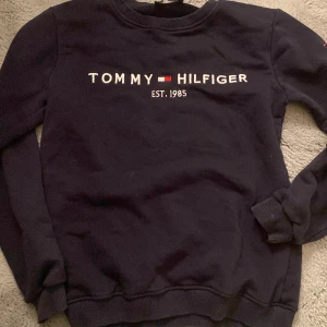 Tommy hilfiger  - Inte så mycket att säga om denna, väldigt bra skick!