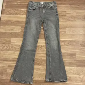 Boot cut jeans,har använt några gånger men bra i skick. 