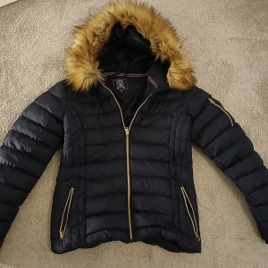 Jacka - Ny jacka st S 