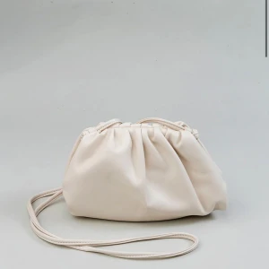 Bow19 handväska - Superfin väska från Bow19, nypris 599kr