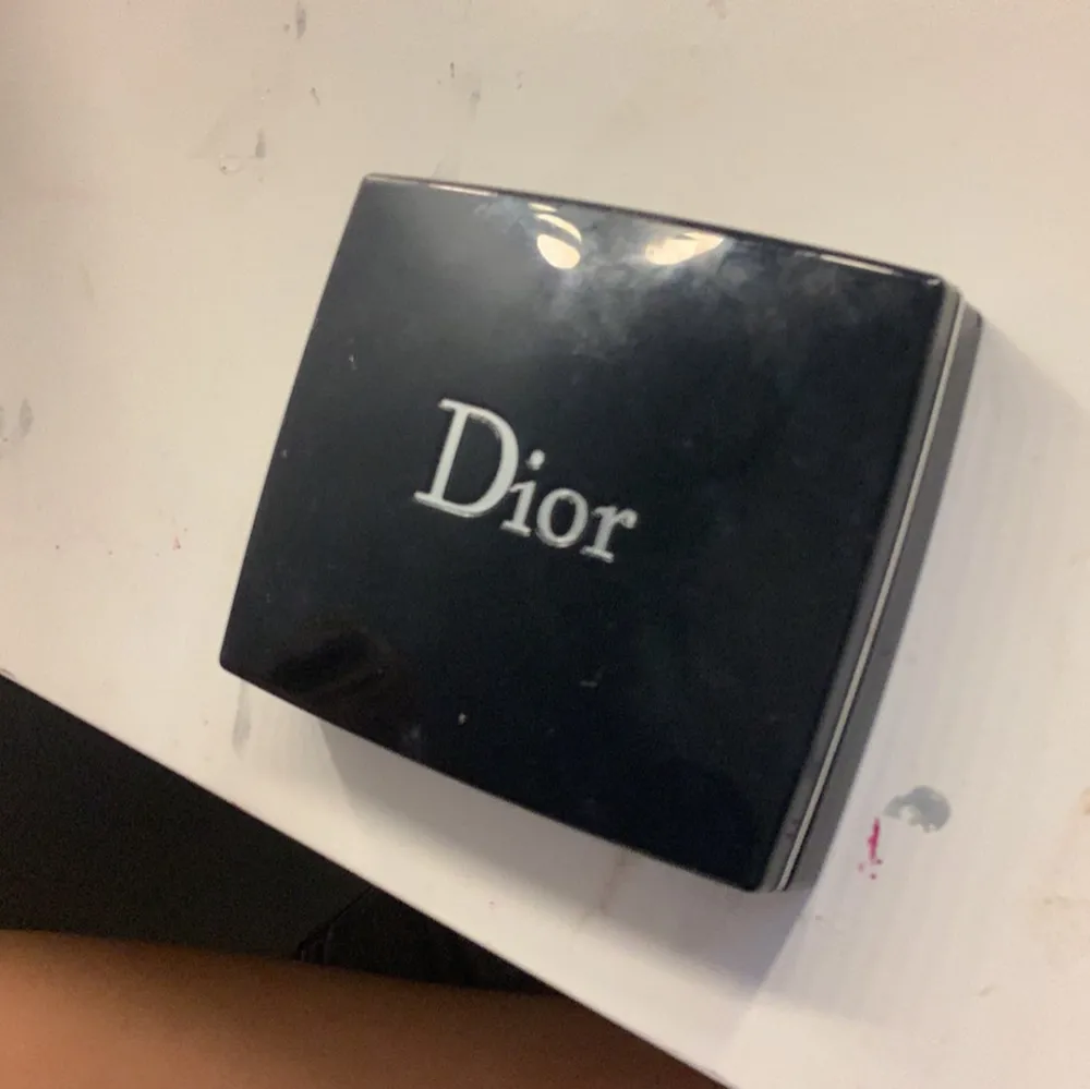  Dior palett använd några få gånger . Skönhet.