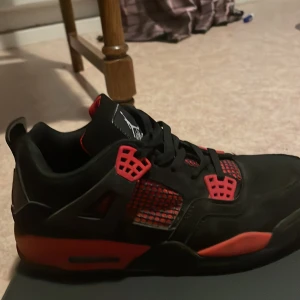 Jordans 4 - Jordans 4  500kr köparen står för frakt 