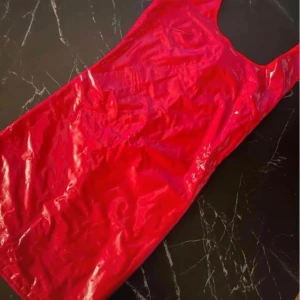 Klänning  - Rod  klänning i bra skick