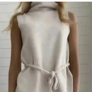 Super fin stickad tröja från zara -  fin stickad tröja ifrån zara i super fint skick💞(fösta bilden lånad)