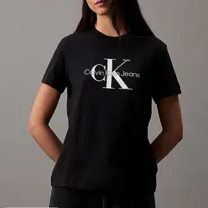 Calvin klien XS köpte för 500kr säljer för 280kr fint tshirt material är bra 