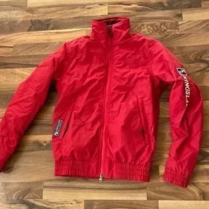 Kingsland  - Helt ny kingsland jacka tillsalu aldrig använd.  Storlek XxxS men skulle mer säga XS/S  Köpare står för frakt 