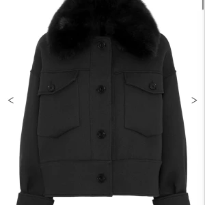 Meotine jacka - Superfin jacka från meotine, inte använd alls mycket, storlek S/M och nypris är 3000! Kom privat för egna bilder! Priset kan diskuteras 🤗💕💕