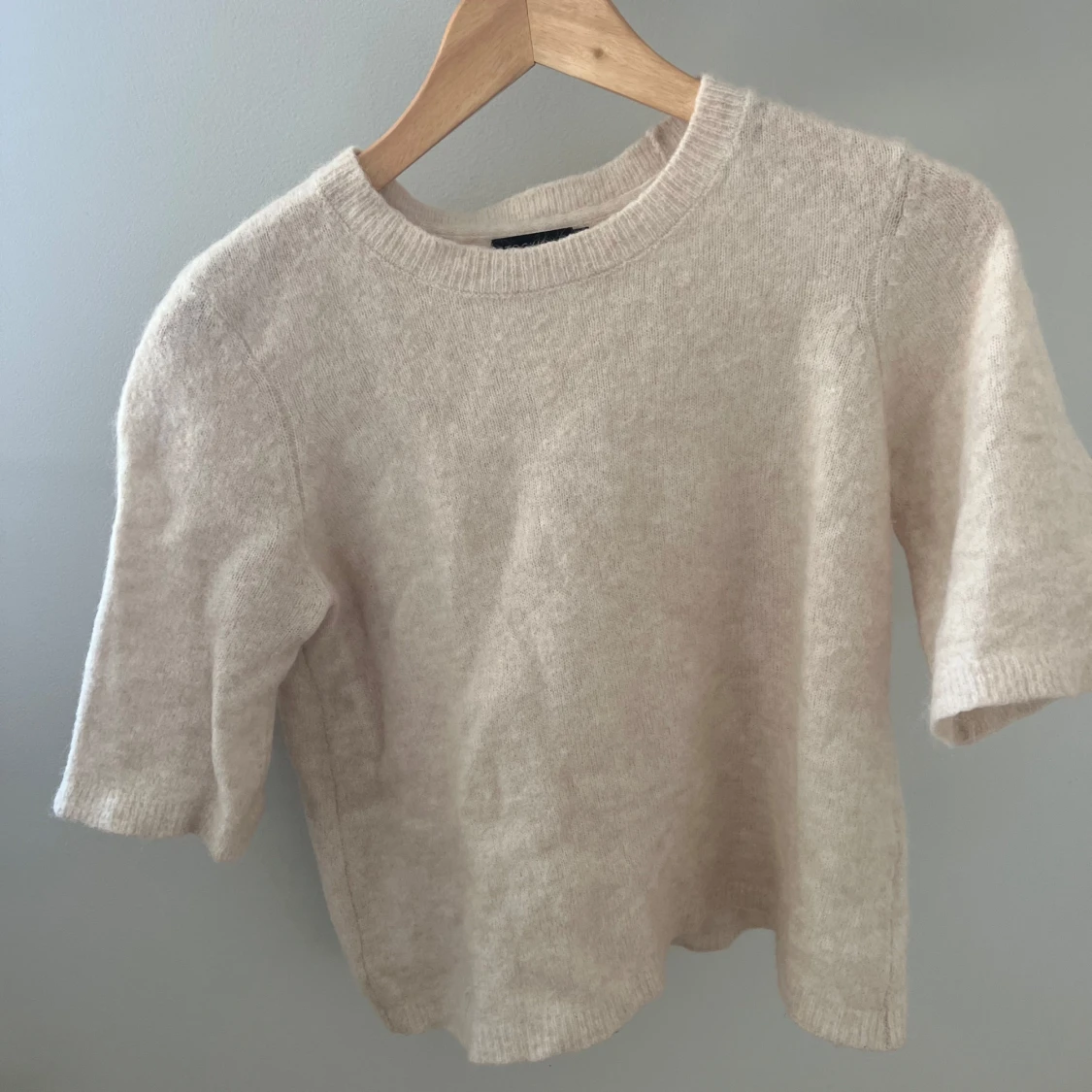 Beige stickad tröja