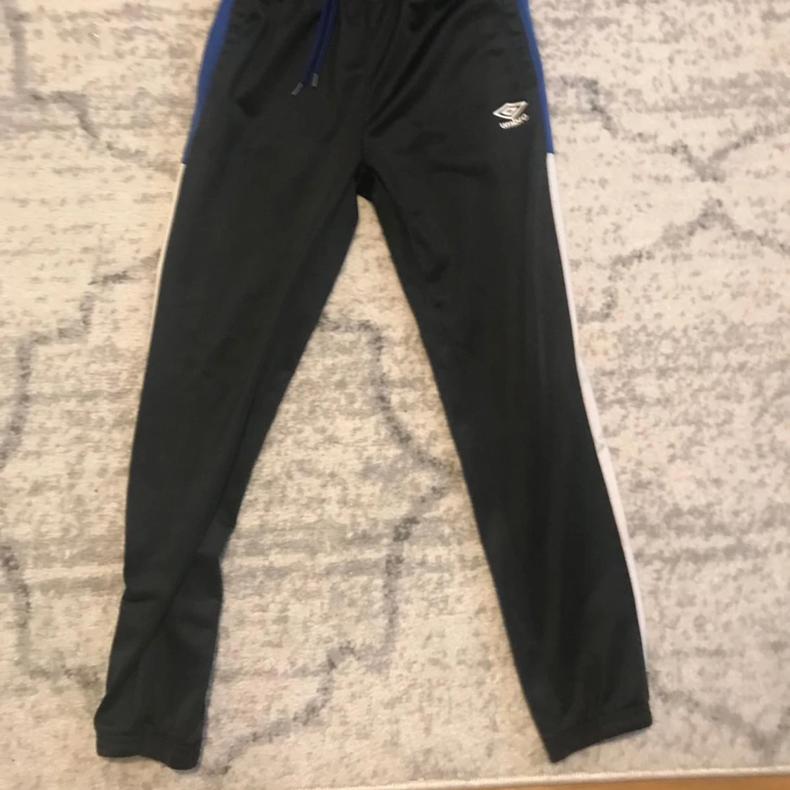 Svart och vit träningsdräkt från Umbro - 91