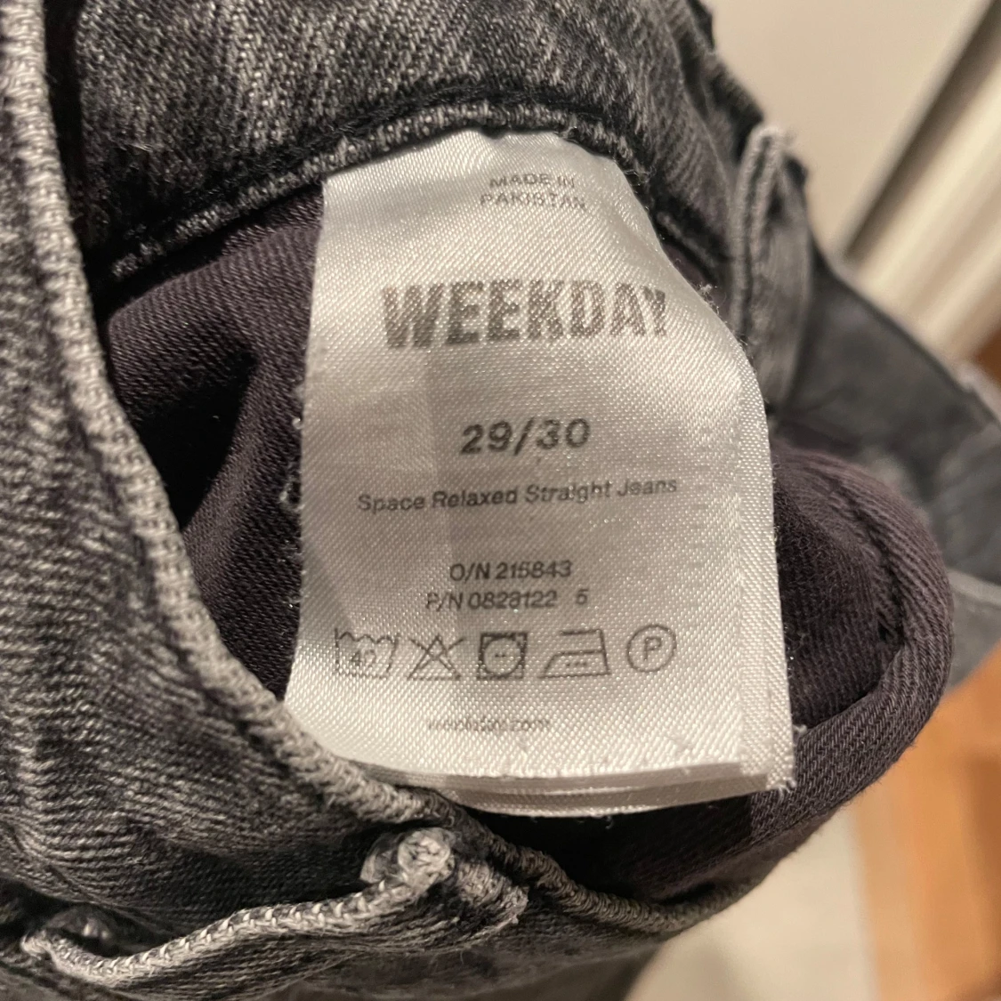 Grå jeans från Weekday - 91