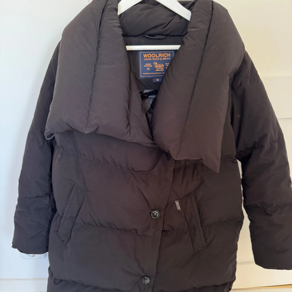 Svart dunjacka från Woolrich - 90