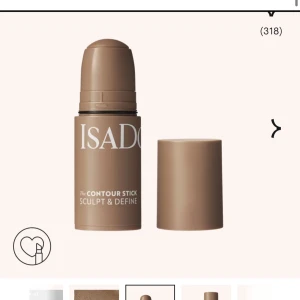 Contour Stick från IsaDora - Helt ny  Contour Stick från IsaDora som endast är använd en gång. Perfekt för att skulptera och definiera ansiktet med en krämig och lättanvänd formula. Den har en neutral brun nyans som passar de flesta hudtoner. Perfekt för att skapa djup och konturer i ansiktet.