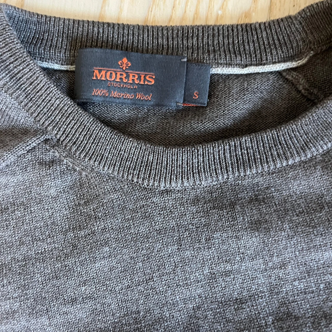 Grå merinoulltröja från Morris - 90