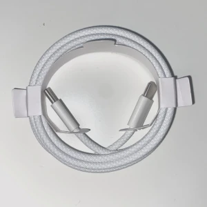 Laddare - USB C till C  - Helt ny och oanvänd USB C till C laddare!  En meter lång! Skickas kort efter köp med bra förpackning! Tveka inte på att skriva om du har frågor!