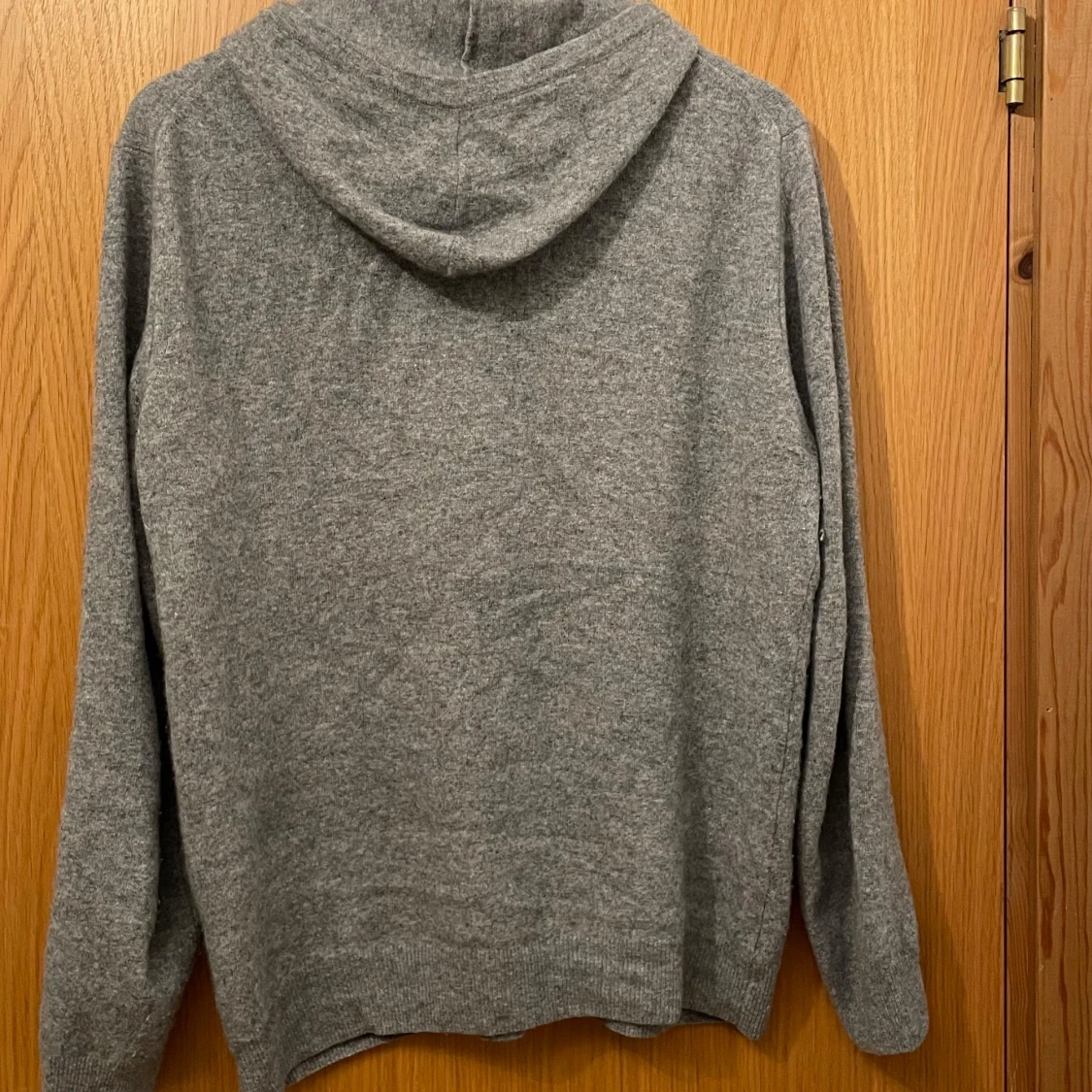 Grå hoodie från Oscar Jacobson - 90