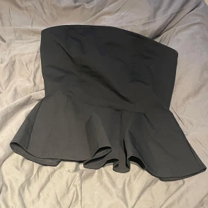 Topp - Säljer denna super finna topp i storlek S, knappt använd💗