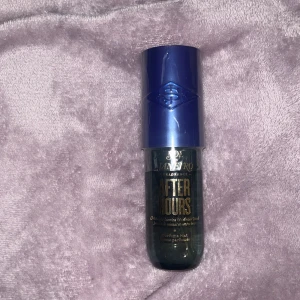 After Hours parfym från Sol De Janeiro  - Säljer en flaska After Hours parfym från Sol De Janeiro. Helt ny med plasten på. Säljer då jag råkade köpa två.