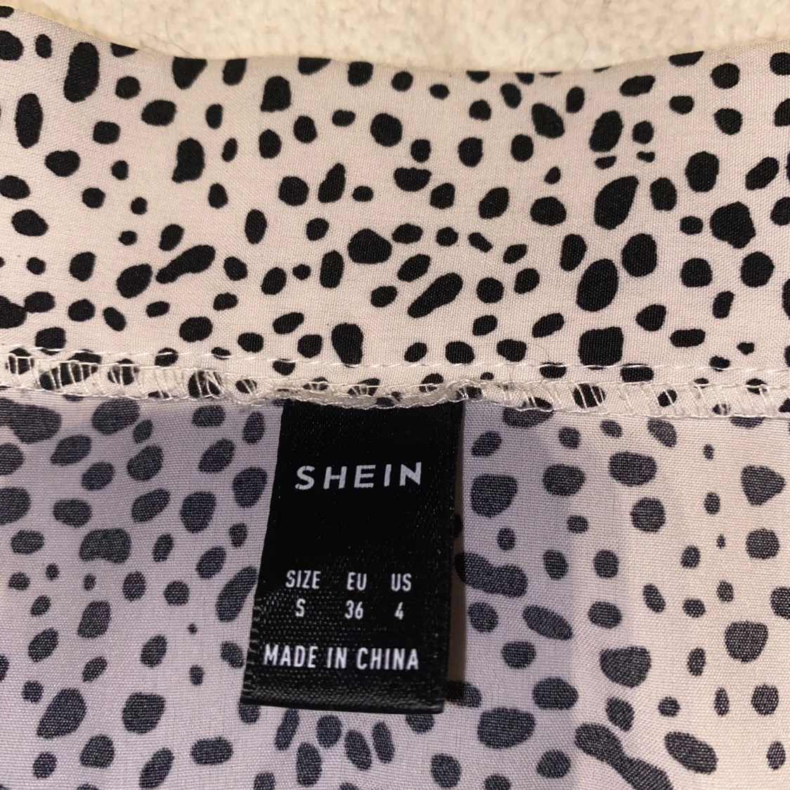 Svart vit justerbar kjol - 92