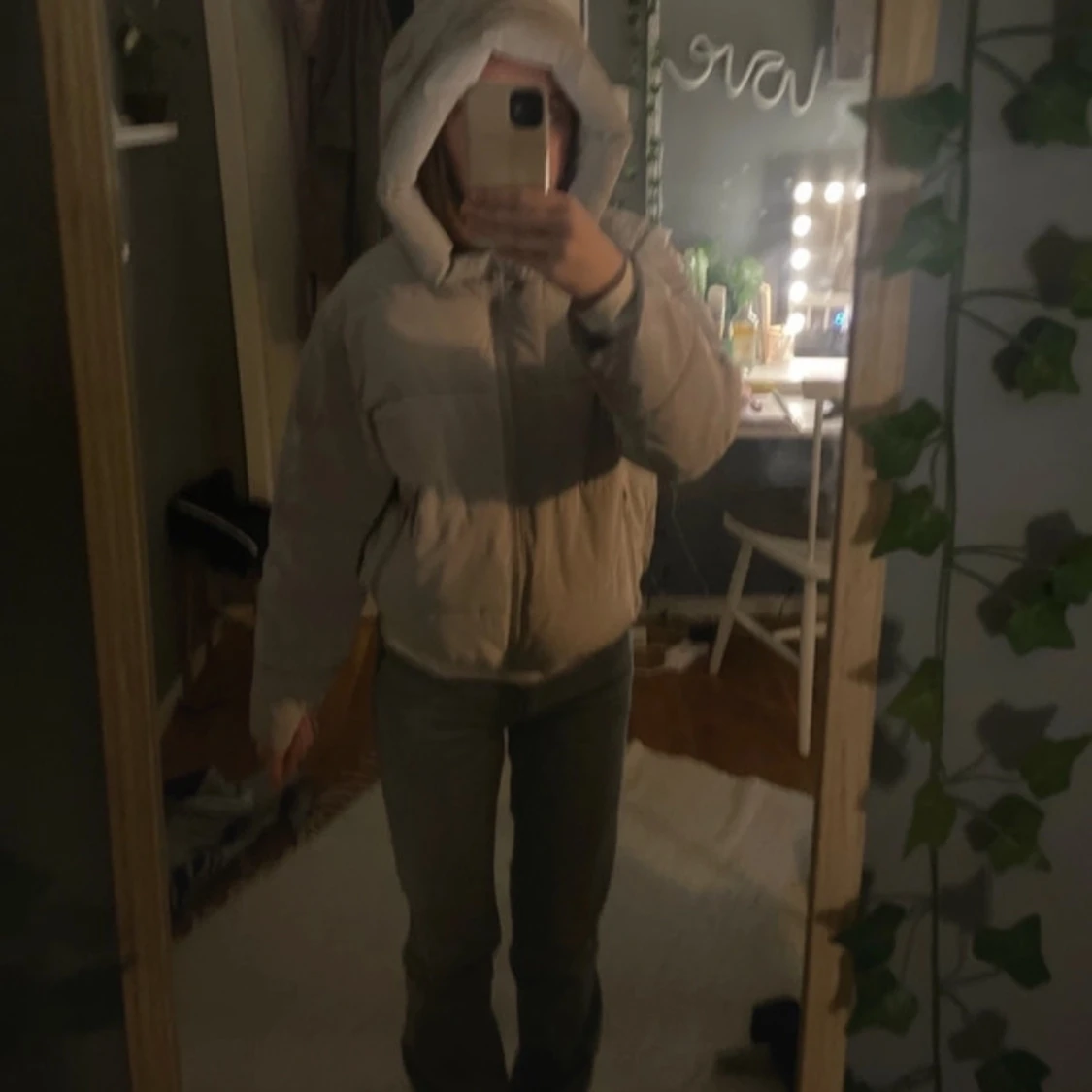 Grå pufferjacka - 92