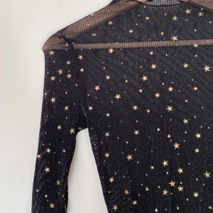 Topp - Fin topp som passar perfekt till nyår eller julen💕 väldigt stretchig och skön 💕