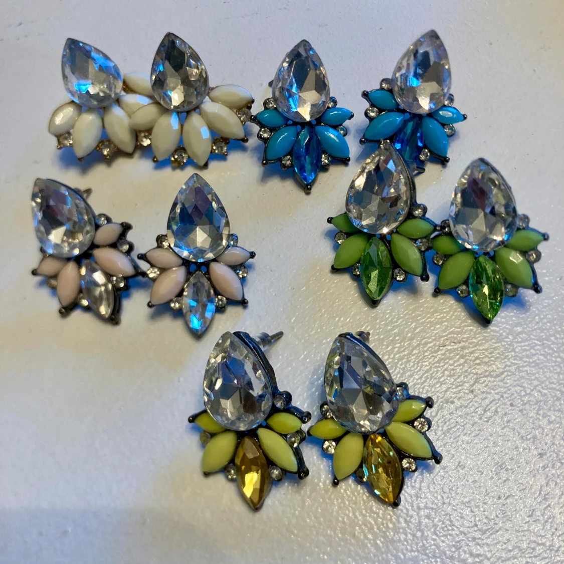 Färgglada örhängen