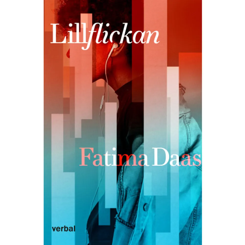 Fatima Daas debutroman tar avstamp i erfarenheten att växa upp i Clichy-sous-Bois, en förort till Paris. Med en kärnfull och hypnotiserande prosa utforskar författaren den inneboende konflikten i att leva med en mångfacetterad identitet: som muslim, lesbisk och fransk-algerier. Vissa ämnen är tabubelagda under uppväxten, men när Fatima flyttar hemifrån och får distans till familjen börjar hon utforska sin sexualitet och sitt förhållande till islam som kvinna. När Nina kommer in i hennes liv inser hon att något centralt har fattats henne. Lillflickan är ett vitalt porträtt av en ung kvinna i en värld av motsägelser. Fatima Daas (pseudonym) är född 1995 och bosatt i Frankrike. Hon har fått Les Inrockuptibles debutantpris och ett internationellt litteraturpris av Haus der Kulturen der Welt i Berlin. Boken är översatt till åtta språk. Som författare är Daas influerad av Marguerite Duras och Virginie Despentes och hon definierar sig själv som intersektionell feminist.»En viktig bok som kommer att väcka tusentals diskussioner. Varmt rekommenderad!« Adam Hocker, Albertine»Fatima Daas mejslar fram ett porträtt, som en tålmodig, uppmärksam skulptör... eller som en minröjare, medveten om att varje ord kan få allt att explodera. Virginie Despentes, författare och regissör Format Inbunden Omfång 159 sidor Språk Svenska Förlag Verbal Förlag Utgivningsdatum 2022-05-27 Medverkande Johan Wollin ISBN 9789189155800 . Böcker.