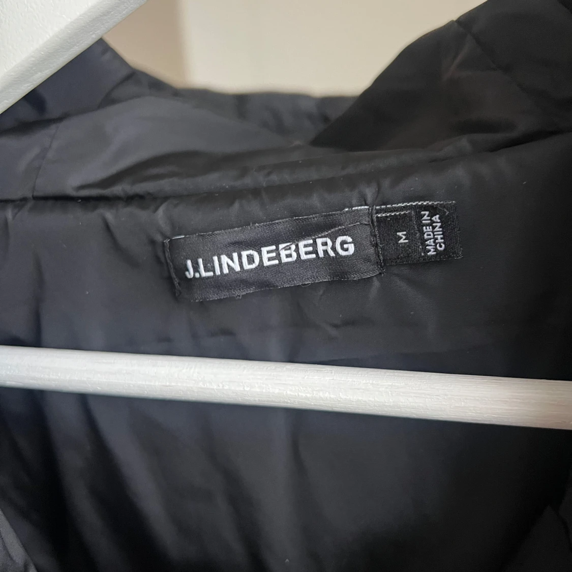 Svart quiltad jacka från J.Lindeberg - 92