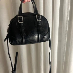 Väska Zara - Supersöt väska från zara! Helt oanvänd💗