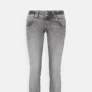 Pepe Jeans i grå - Skriv för egna bilder❤️❤️slutsålda överallt! Liten defekt kontakta för mer information