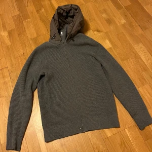 Eftertraktad jacka från Massimo Dutti - Skön eftertraktad jacka från Massimo dutti