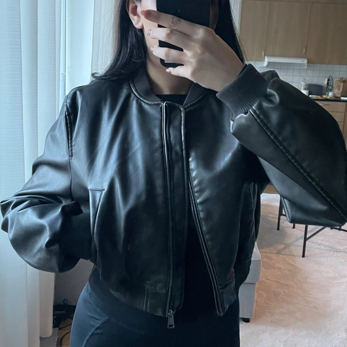 Svart skinnjacka - 91