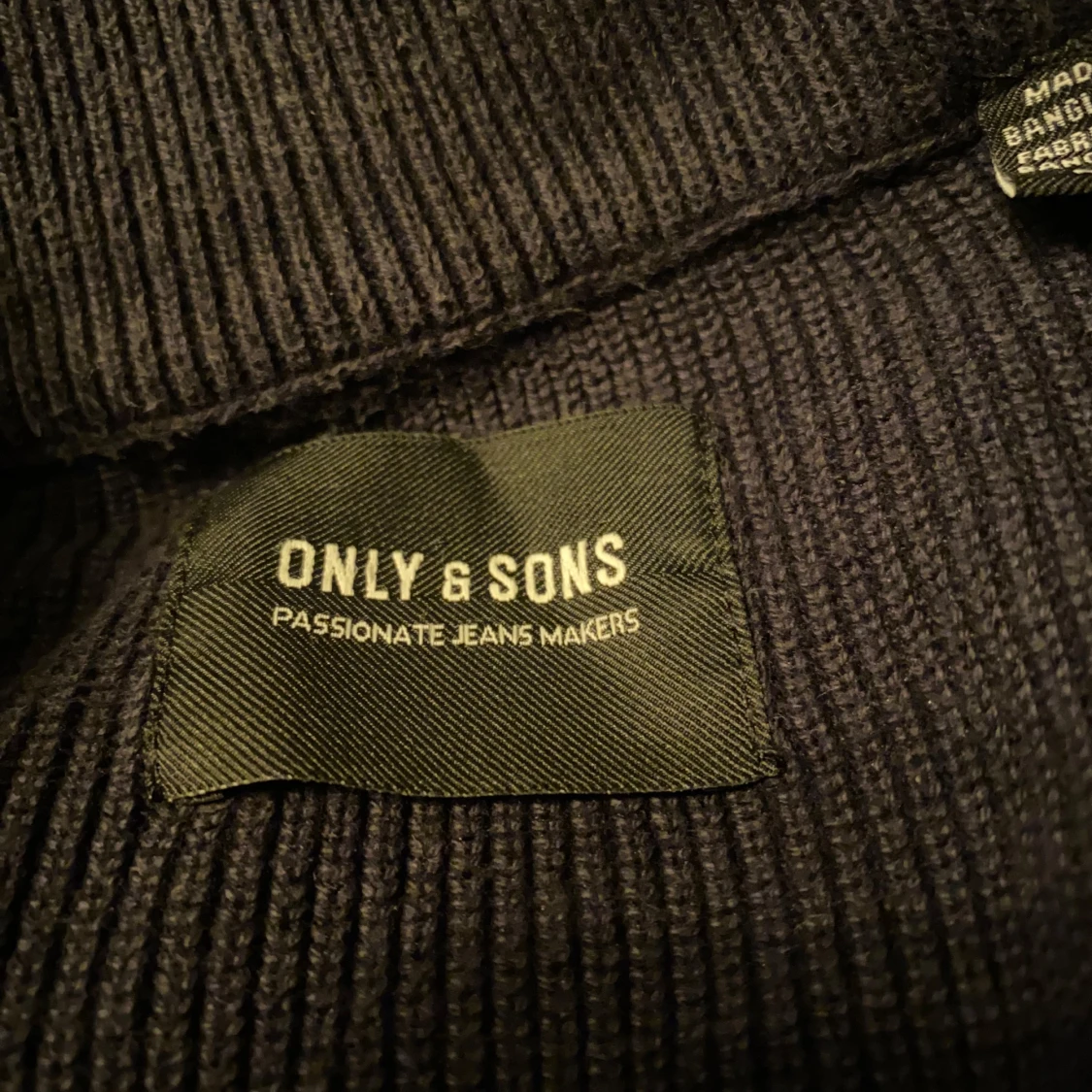 Svart ribbad kofta från Only & Sons - 90