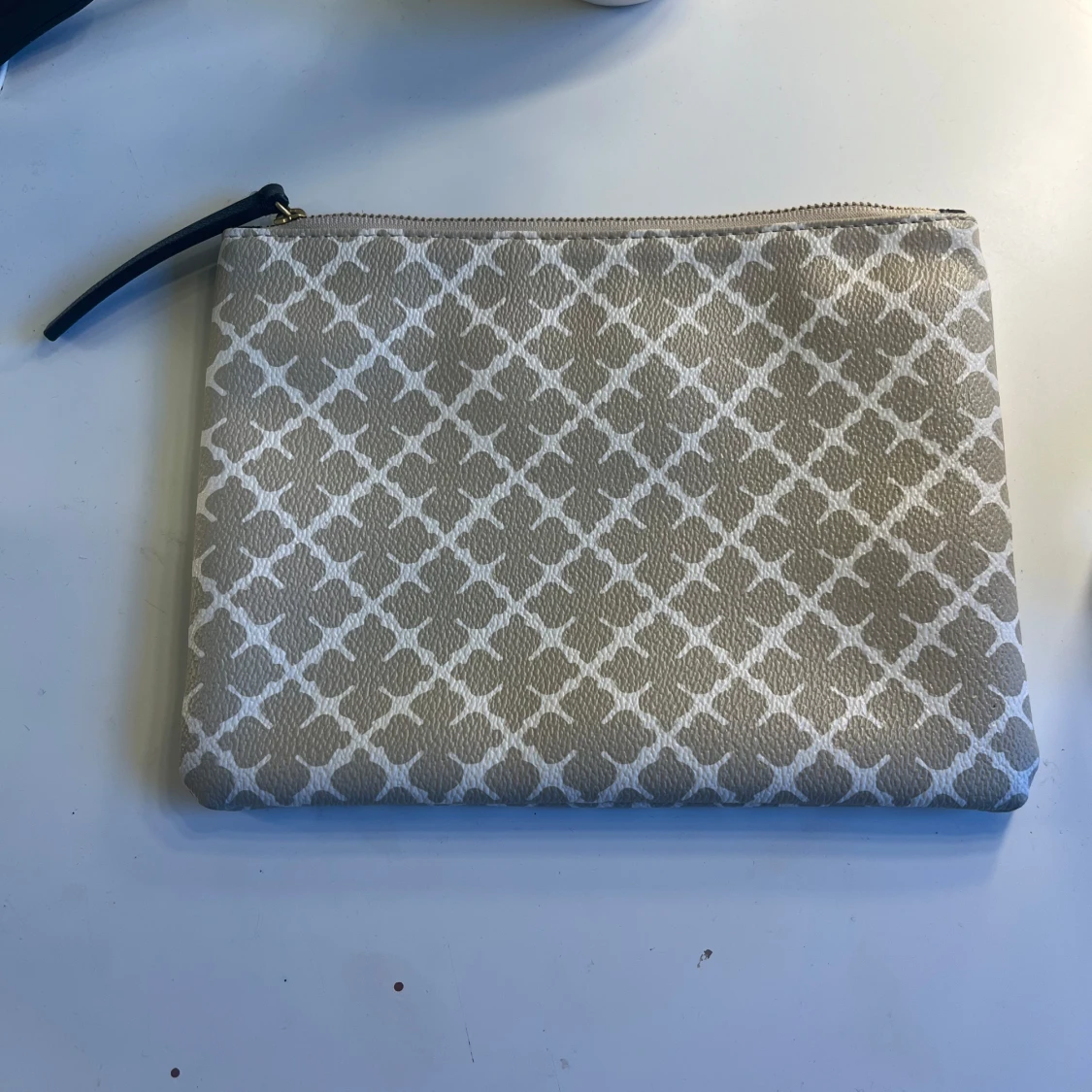 Beige kuvertväska från By Malene Birger - 90