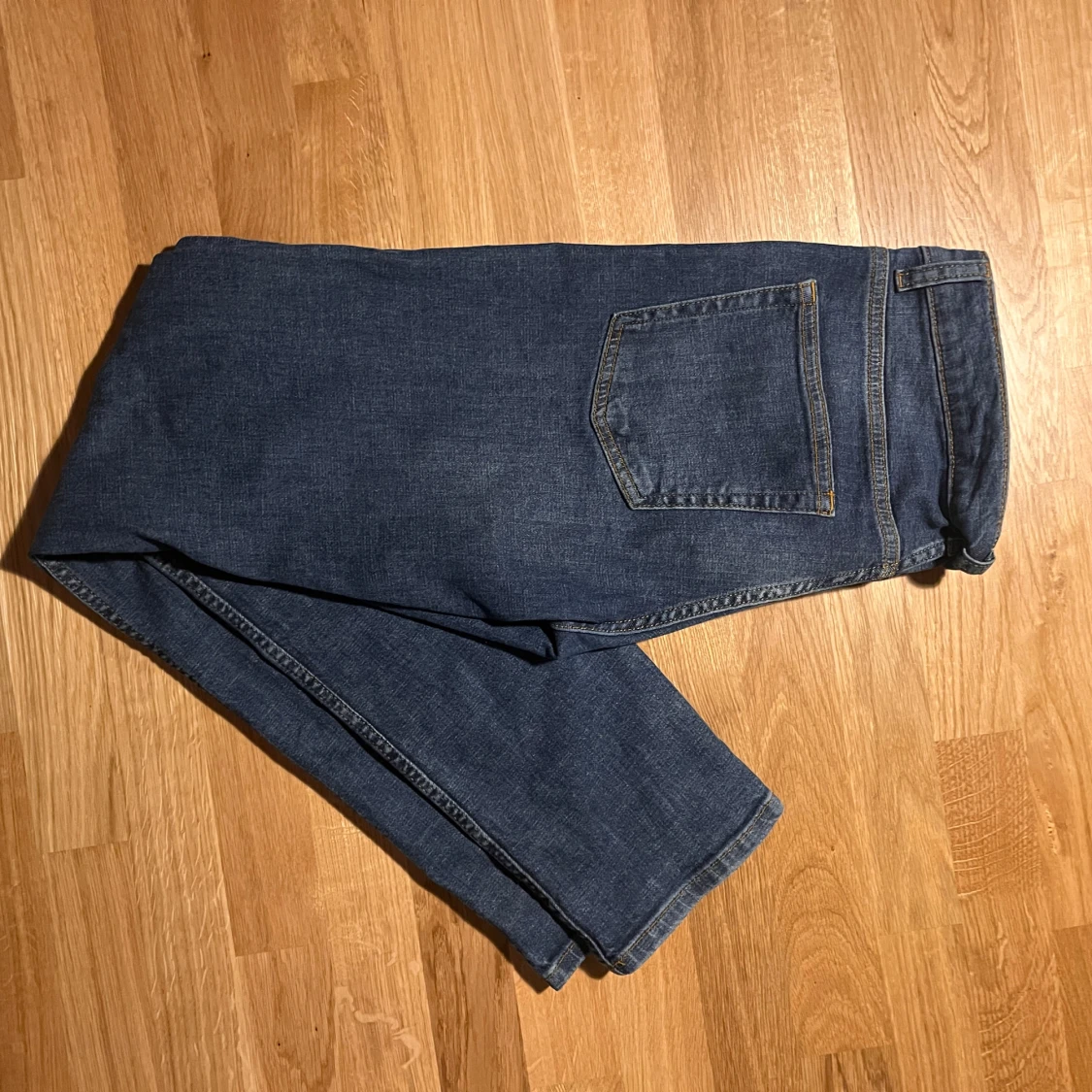 Blå jeans från J.Lindeberg - 90