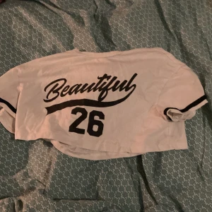 Cropad vit tröja  - Bra skick vit 