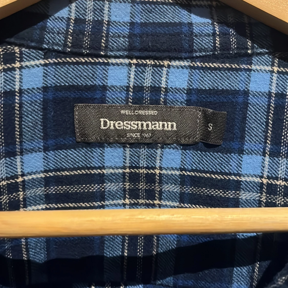 Blå och svart rutig skjorta från Dressmann - 91