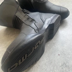 MC stövlar - Nästan hellt nya stövlar 44 herr  Forma