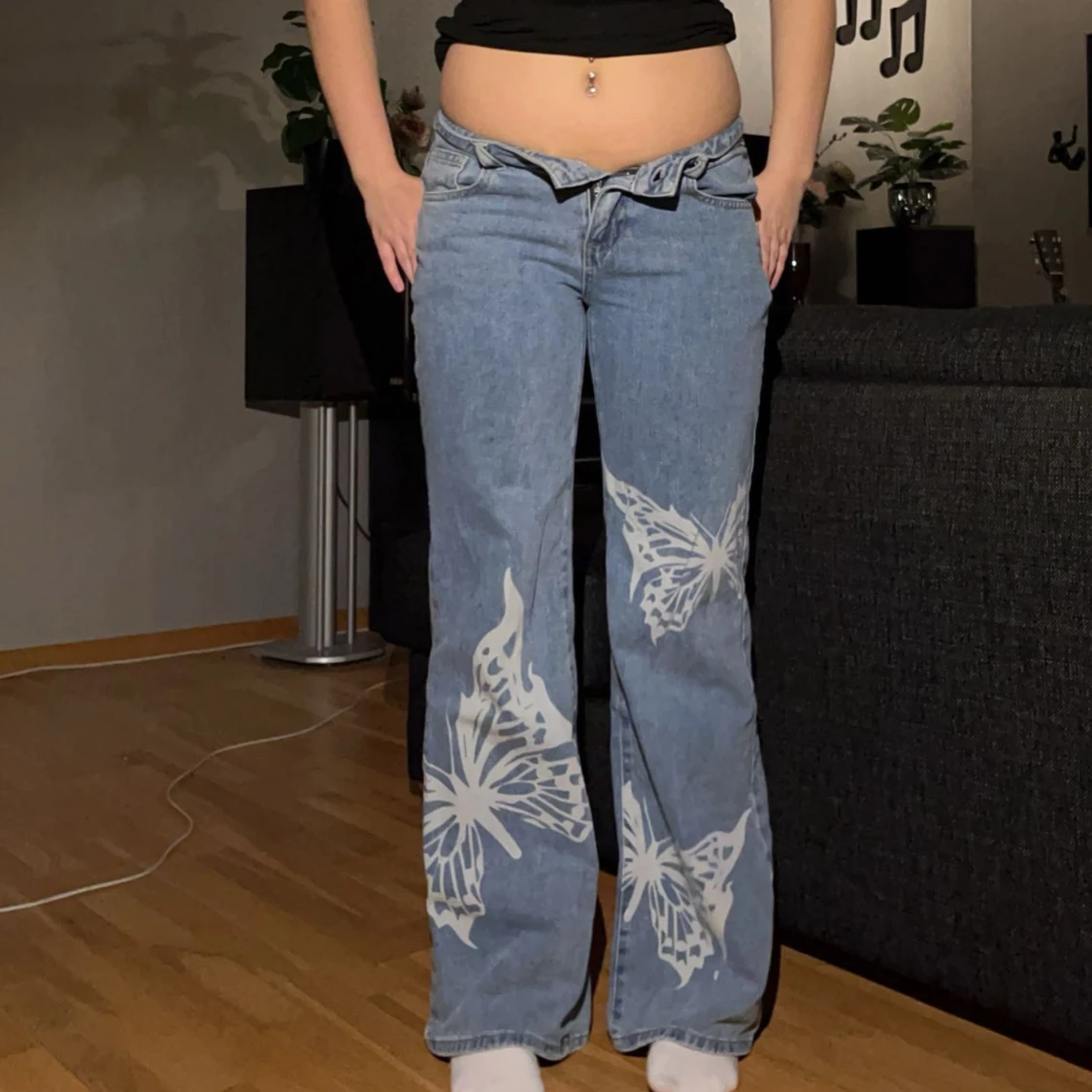 Lågmidjade jeans med fjärilar